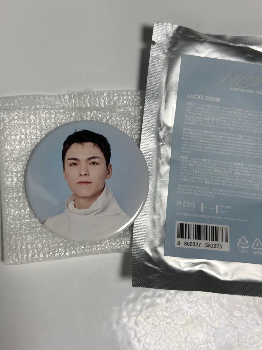 Seventeen NEW Lucky Draw Can Badge (Vernon)