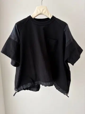 23SS sacai 드로스트링 크롭 티셔츠 사카이