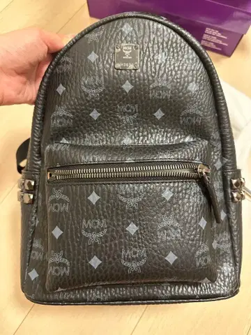 MCM 백팩 블랙 M 사이즈