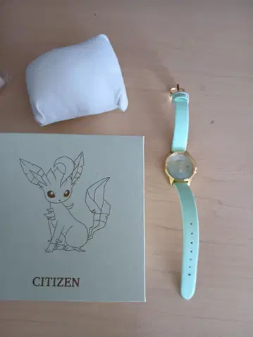 CITIZEN 포켓몬 콜라보 리프아 모델 손목시계