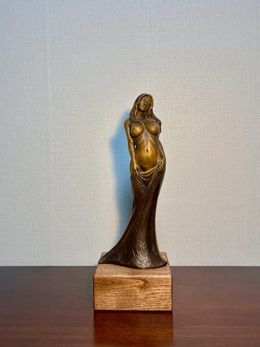 동브론즈 여인상 영원의 실루엣(35cm)