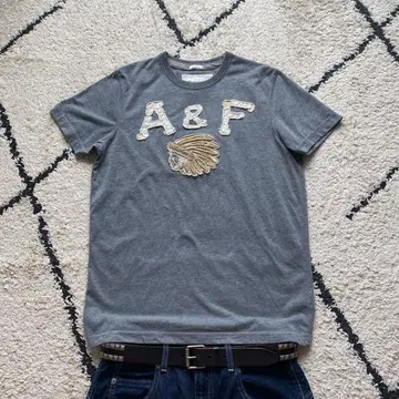 00s Abercrombie & Fitch Embroidered Tee