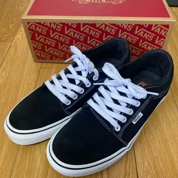 VANS 스케이트 처카 로우 블랙 화이트 26.5