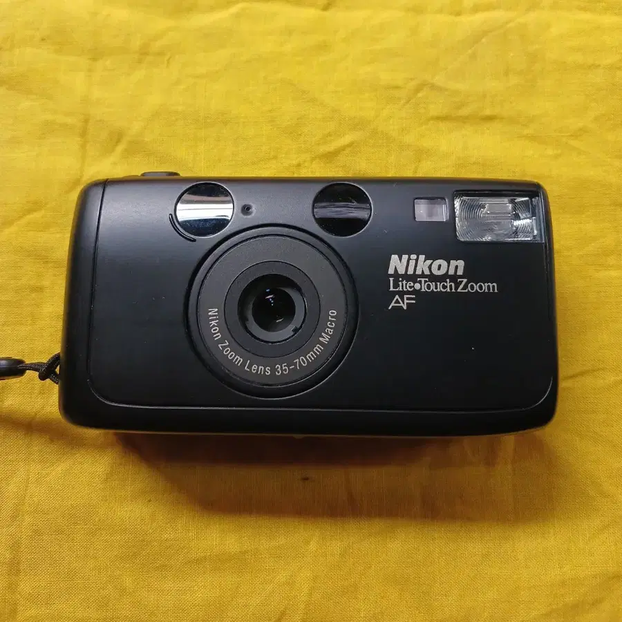 니콘 Lite-Touch Zoom AF 35-70mm 필림카메라