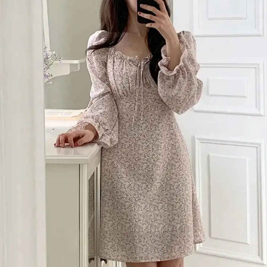 스퀘어넥 플라워 스트링 쉬폰 미니원피스 데이트룩