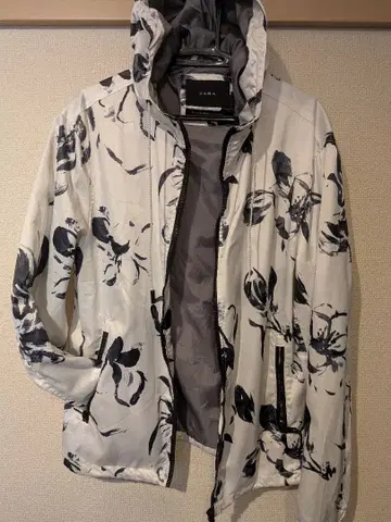 [ 새상품급 ] ZARA 플라워 프린트 나일론 자켓 사이즈 S