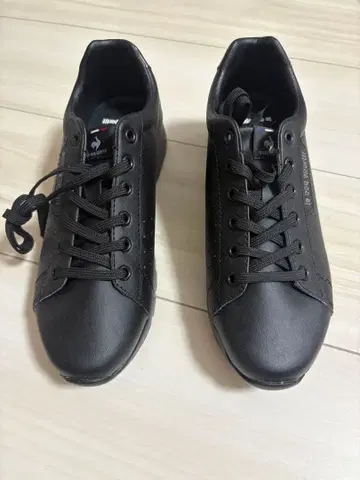 르꼬끄 스포르티브 스니커즈 블랙
