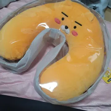 KAKAO FRIENDS 카카오프렌즈 넥 쿠션 곰