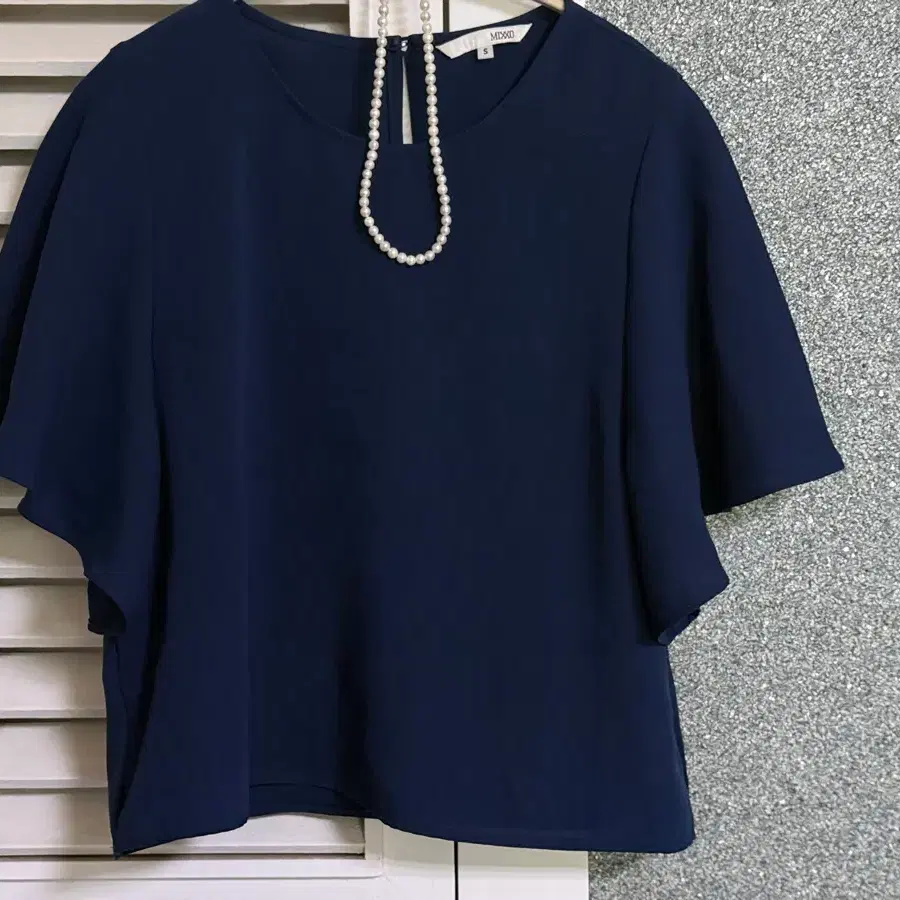 미쏘(MIXXO) 네이비 블라우스 / 하객룩, 오피스룩 추천