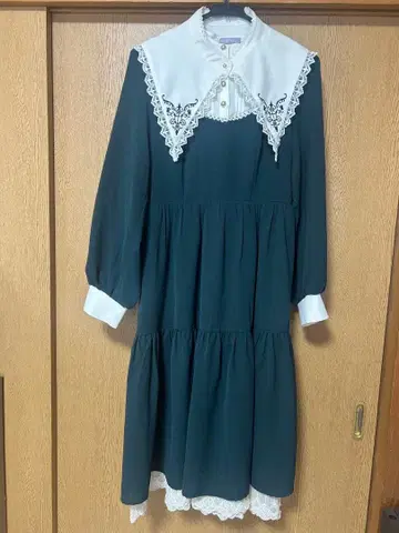 [가격 인하] axes femme 자수 카라 부착 시스터 원피스