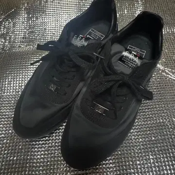 LE COQ SPORTIF 르꼬끄 세브르 레이스업 스니커즈