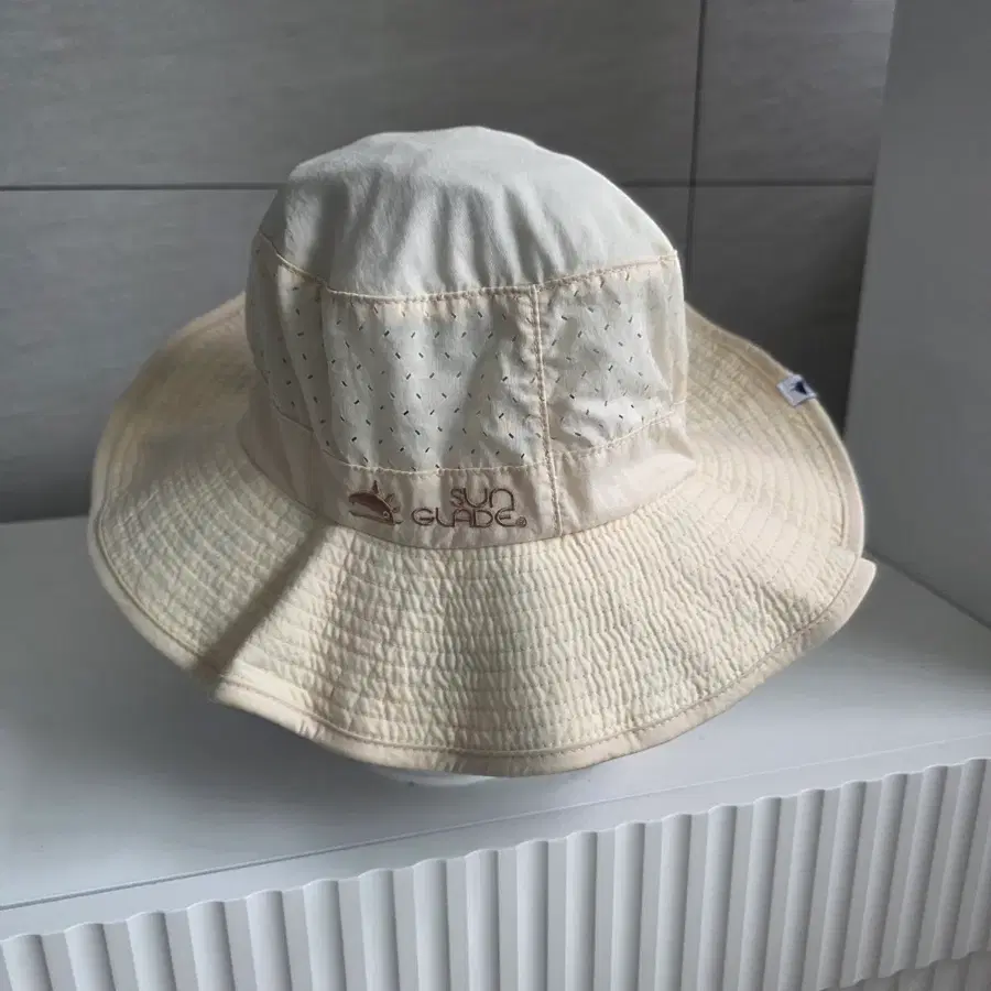 썬글레이드 모자 베이지색