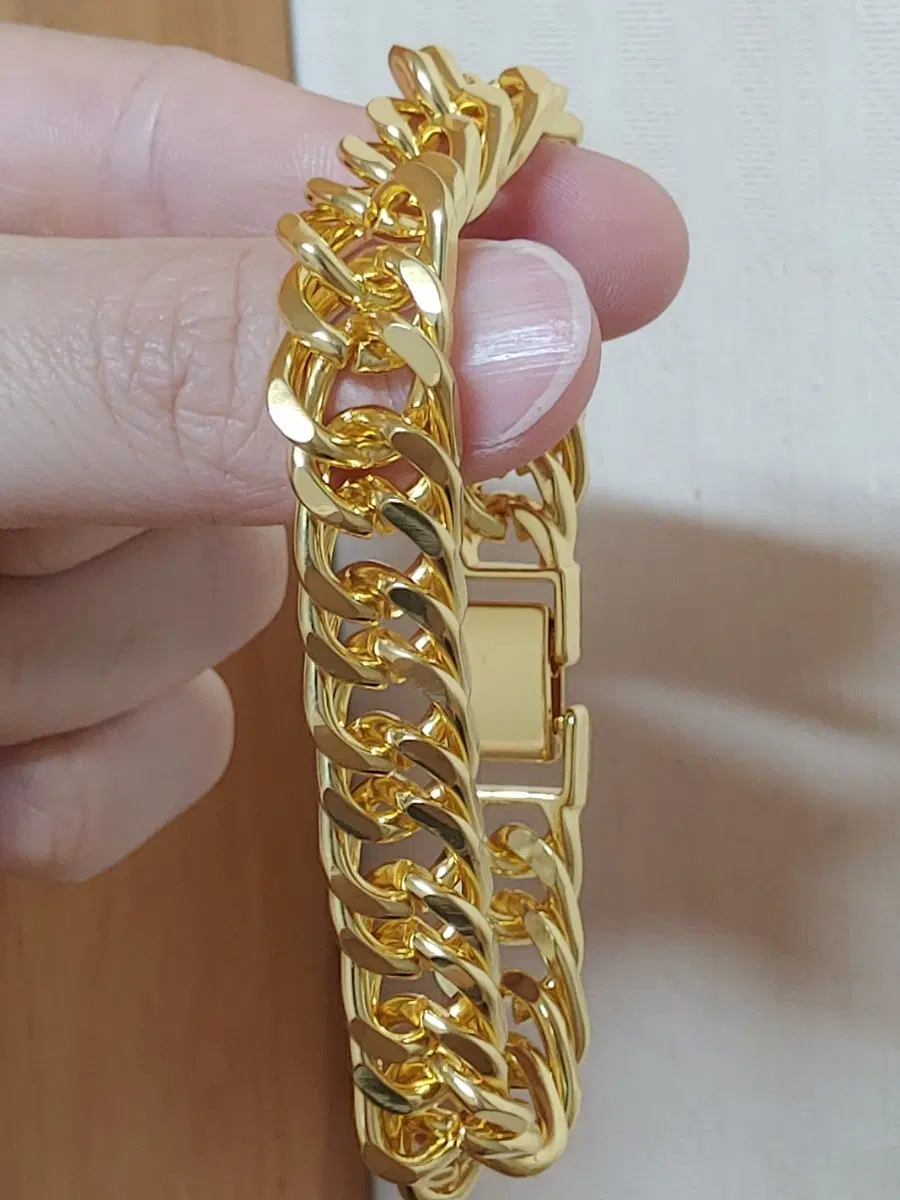 남자 팔찌 21cm 11000원에 팝니다