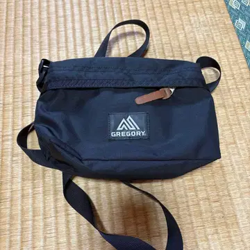 GREGORY 숄더백 블랙