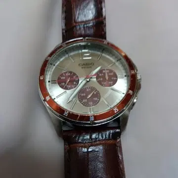 CASIO 남성용 손목시계 쿼츠 브라운 가죽 벨트 작동 중
