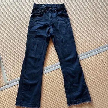 ZARA 플레어 데님 팬츠 블랙 사이즈 28