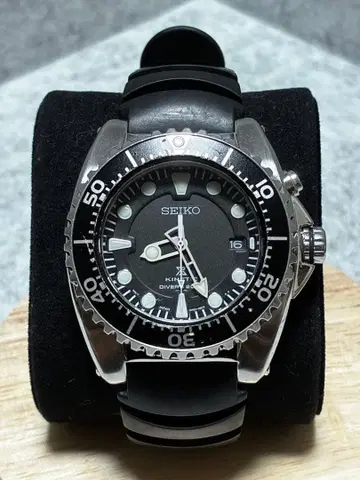 SEIKO KINETIC DIVER 200m 손목시계
