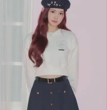 hearts2hearts x LILY BROWN 콜라보 맨투맨