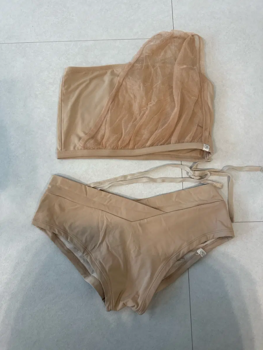 비메이드 폴웨어 홀리데이 골드s 세트