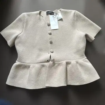 ZARA 베이지 페플럼 니트 반팔 상의 L 사이즈 가격표 포함