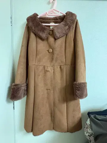 여성용 페이크 무스탕 코트 브라운