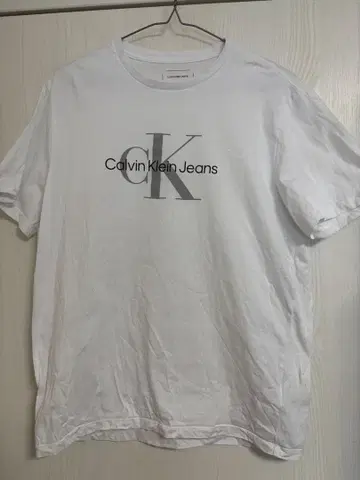Calvin Klein Jeans 티셔츠 남성용 M 사이즈
