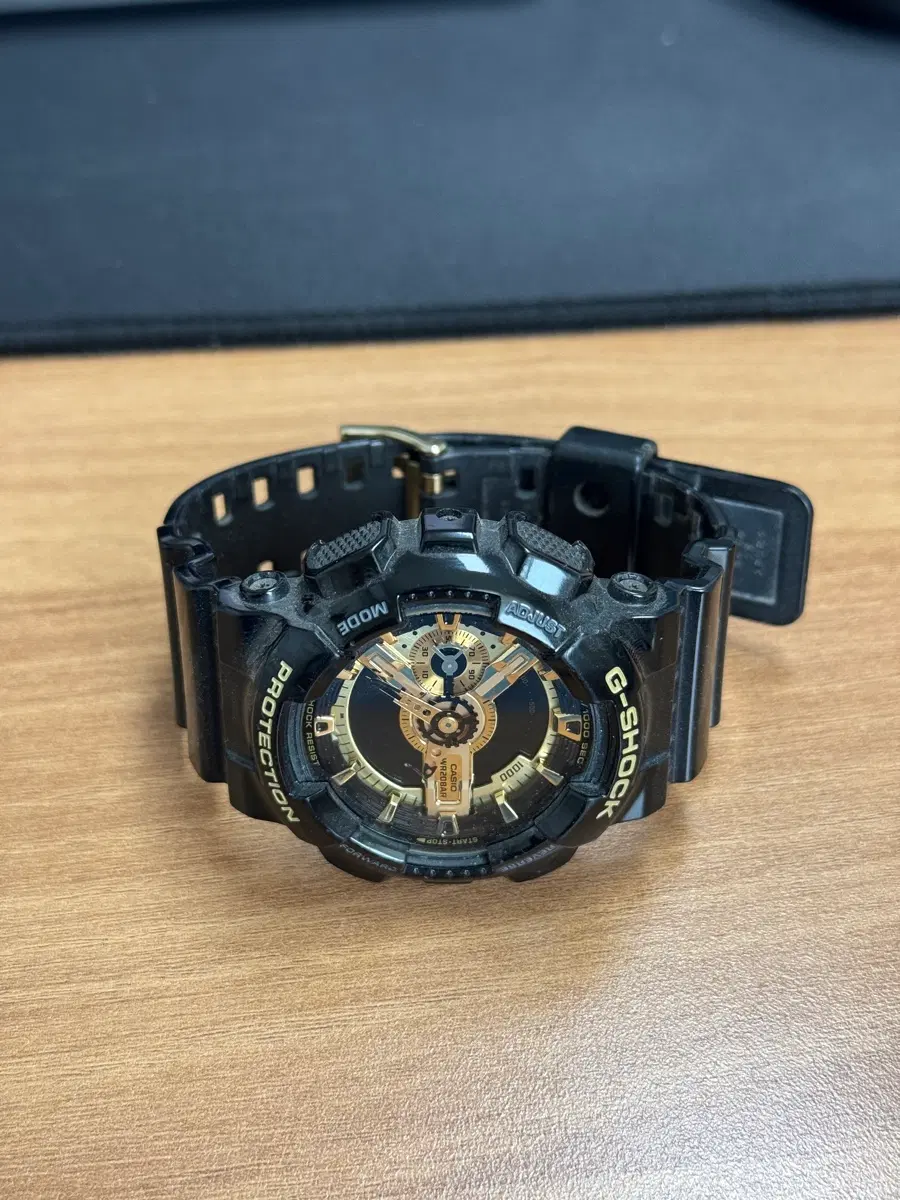 지샥(G-SHOCK GA-110 블랙 골드) 시계