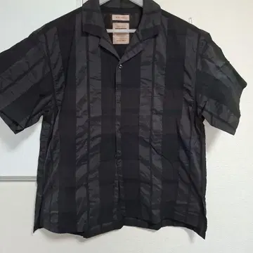 BEAMS LIGHTS extra woven 반팔 셔츠 블랙