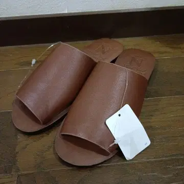 새상품 RNA 가죽 플랫 샌들 22.5-23cm 브라운