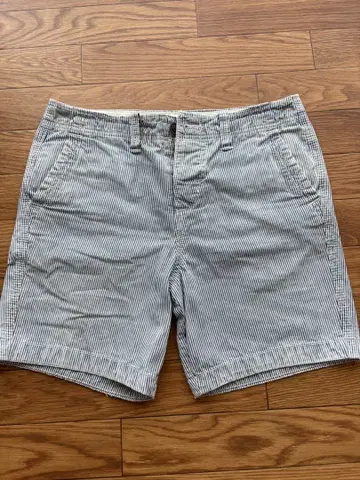 Abercrombie & Fitch 스트라이프 숏팬츠 30인치