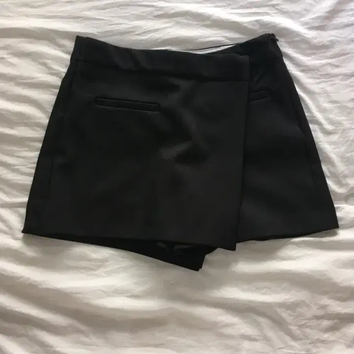 아워캐비넷 read skirt pants