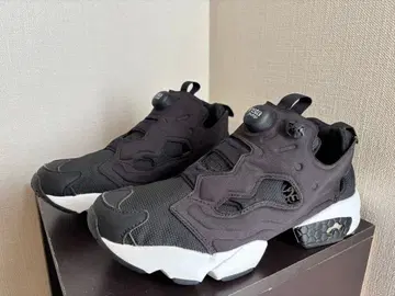 새상품급 Reebok 인스타펌프 퓨리 24cm 블랙