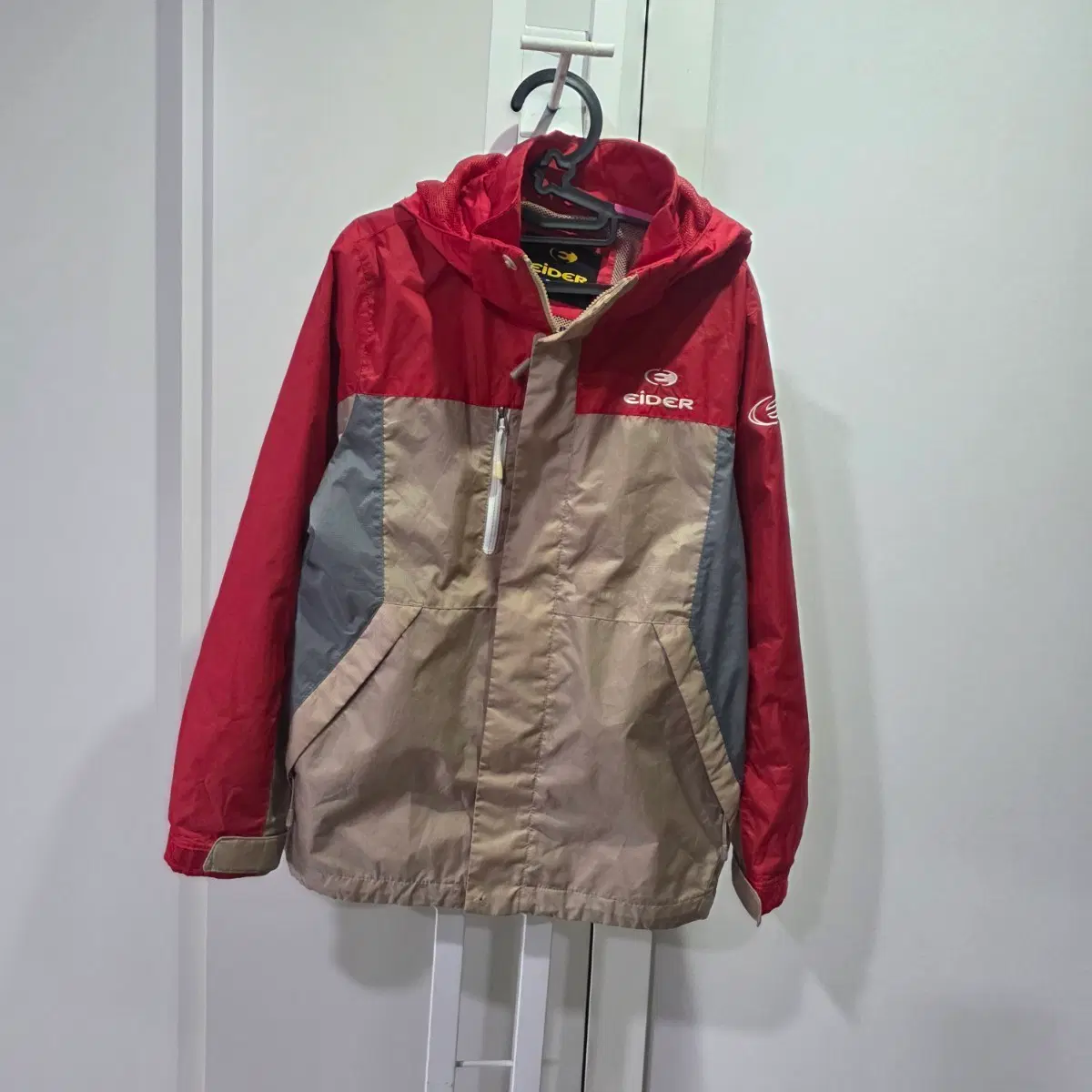 EIDER 후드 바람막이 자켓 레드/베이지