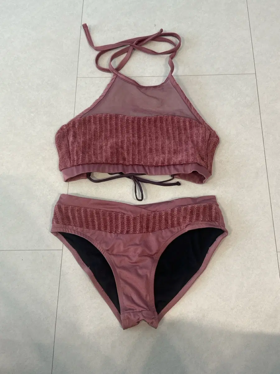 끌림폴웨어 벨벳 홀터 핑크s 세트