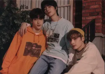 TXT 2022 MOAxTOGETHER SOOBIN/BEOMGYU/HUENINGKAI 미니 포토 카드 3/3