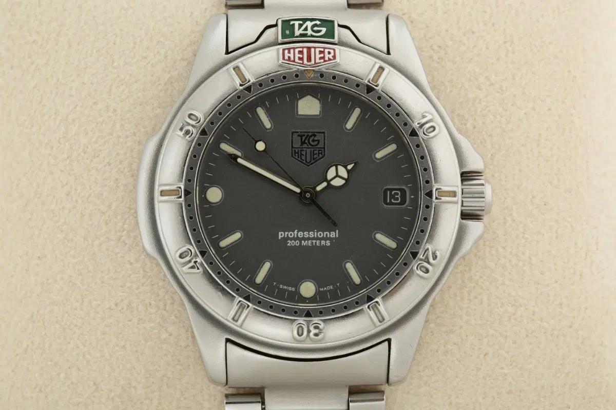 태그호이어 4000 Tag Heuer 200m 메탈릭 그레이 다이얼 쿼츠 시계