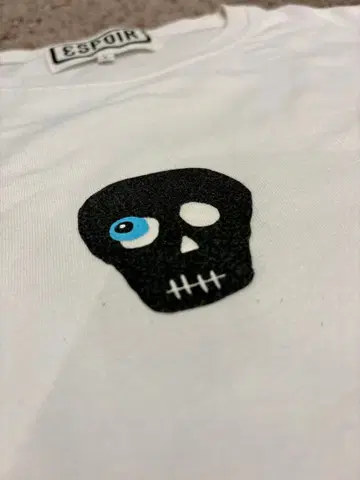 ESPOIR 스컬 T셔츠 화이트