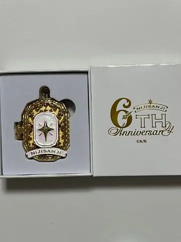 니지산지 이나미 라이 6th Anniversary 로켓 펜던트