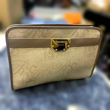 NINA RICCI (니나리치) 클러치백 새상품급