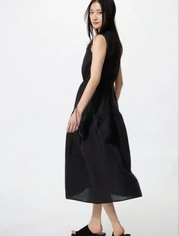 UNIQLO 슬리브리스 티어드 원피스
