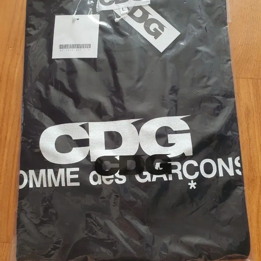 CDG 꼼데가르송 로고 반팔티 블랙 L