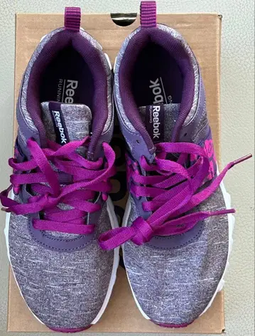 새상품 시착만 한 상품 Reebok 리복 러닝 스니커즈
