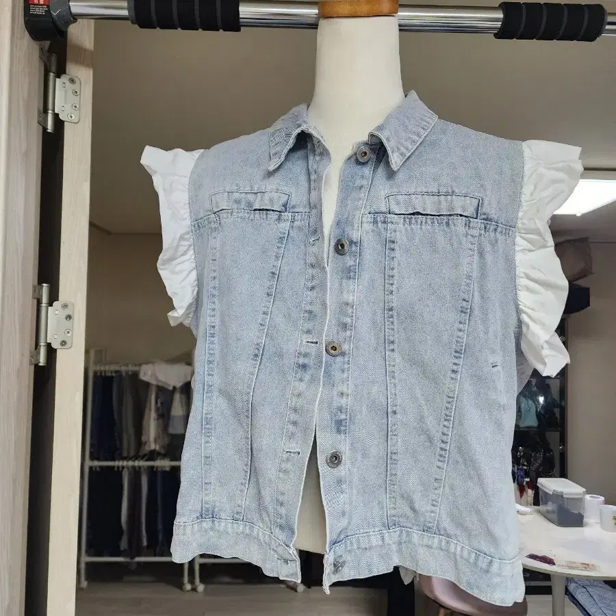 데님 프릴 조끼