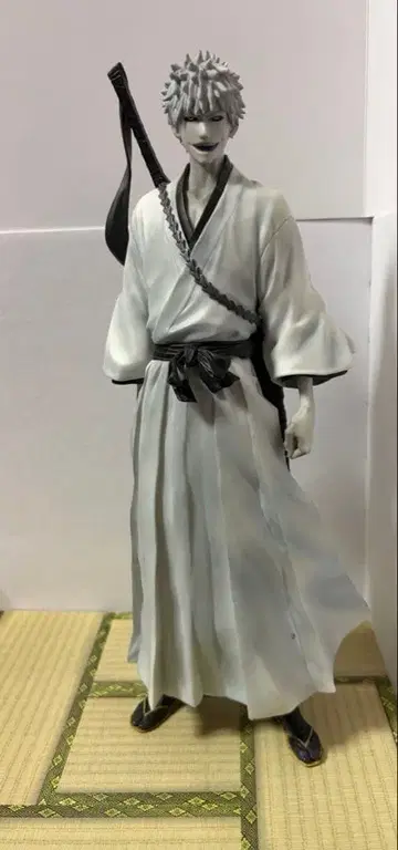 BLEACH 제일복권 쿠로사키 이치고 내면의 호로 피규어