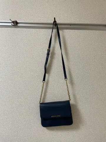 MICHAEL KORS 가죽 숄더백 (네이비)
