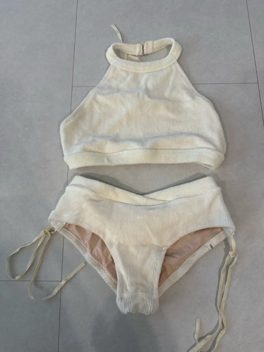 수민 폴웨어 햅번 아이보리 s