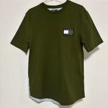 TOMMY HILFIGER 티셔츠 카키 M 사이즈