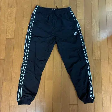 adidas Originals 트랙 팬츠 블랙 M