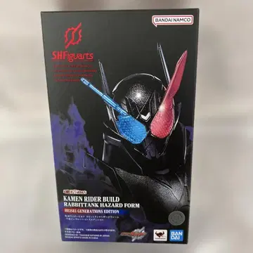 S.H.Figuarts 가면라이더 빌드 래빗 탱크 해저드 폼