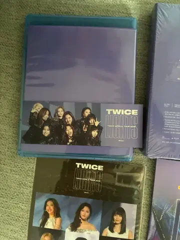 TWICE WORLD TOUR 2019 LIGHTS Blu-ray